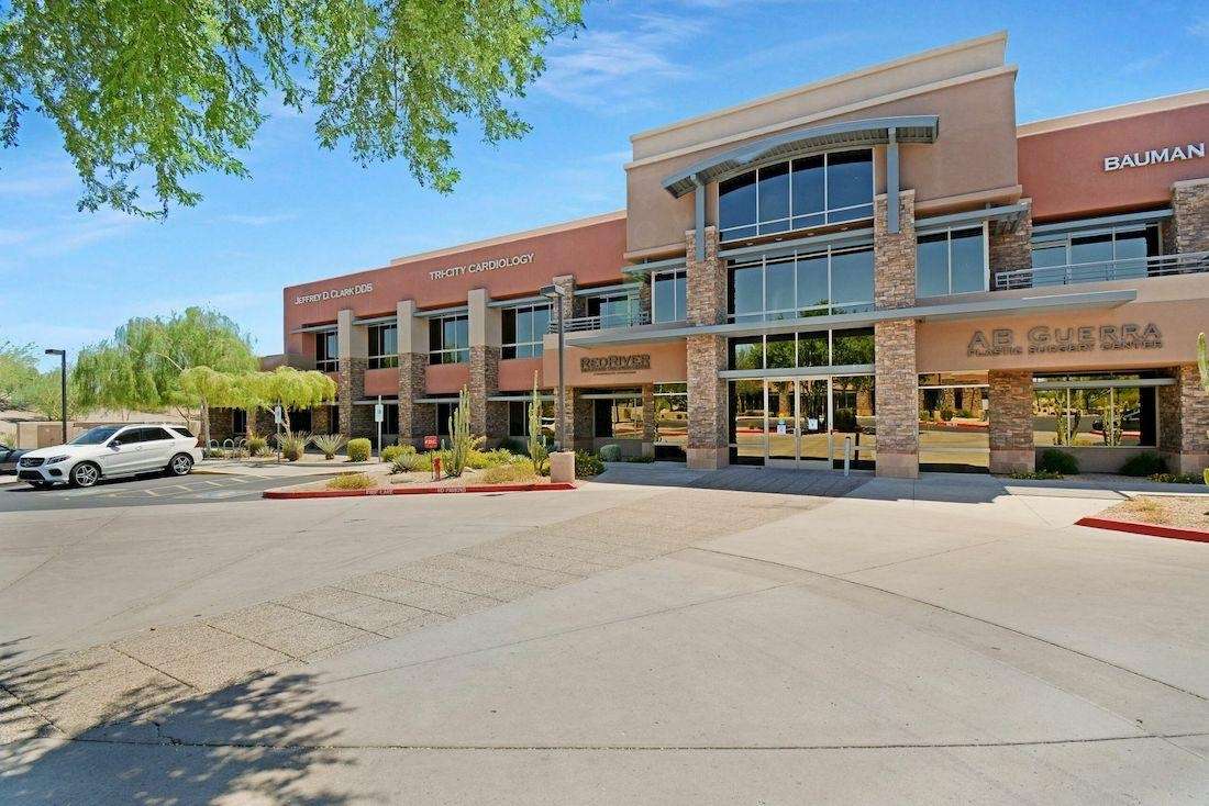 Front of scottsdale cosmetic dentistry building